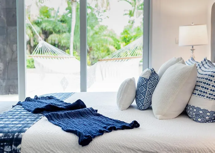 Mareazul Front At